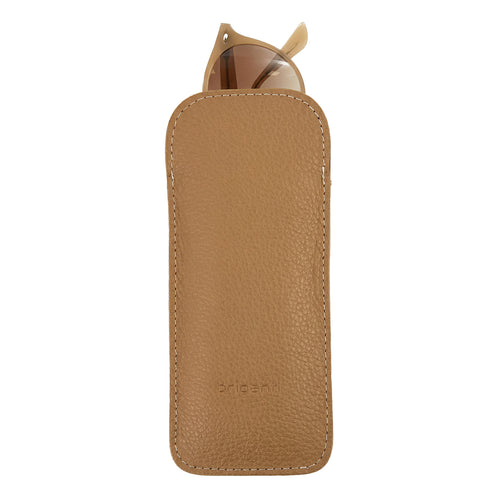 Estuche para anteojos fabricado en cuero de primera calidad. Se adapta a la mayoría de marcos, tanto para niños como para adultos, adecuado para anteojos estándar, de lectura y de sol. Ideales para mantener tus anteojos seguros y protegidos!